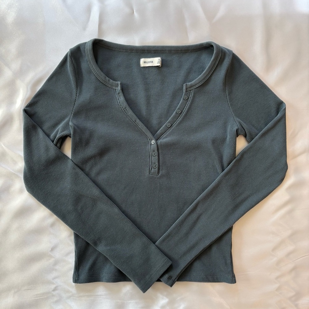 Hollister Women's Slate Long Sleeve Henley